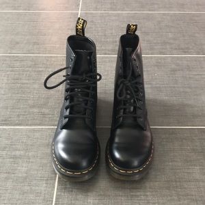 Authentic Dr Martens style 1460 smooth size 7